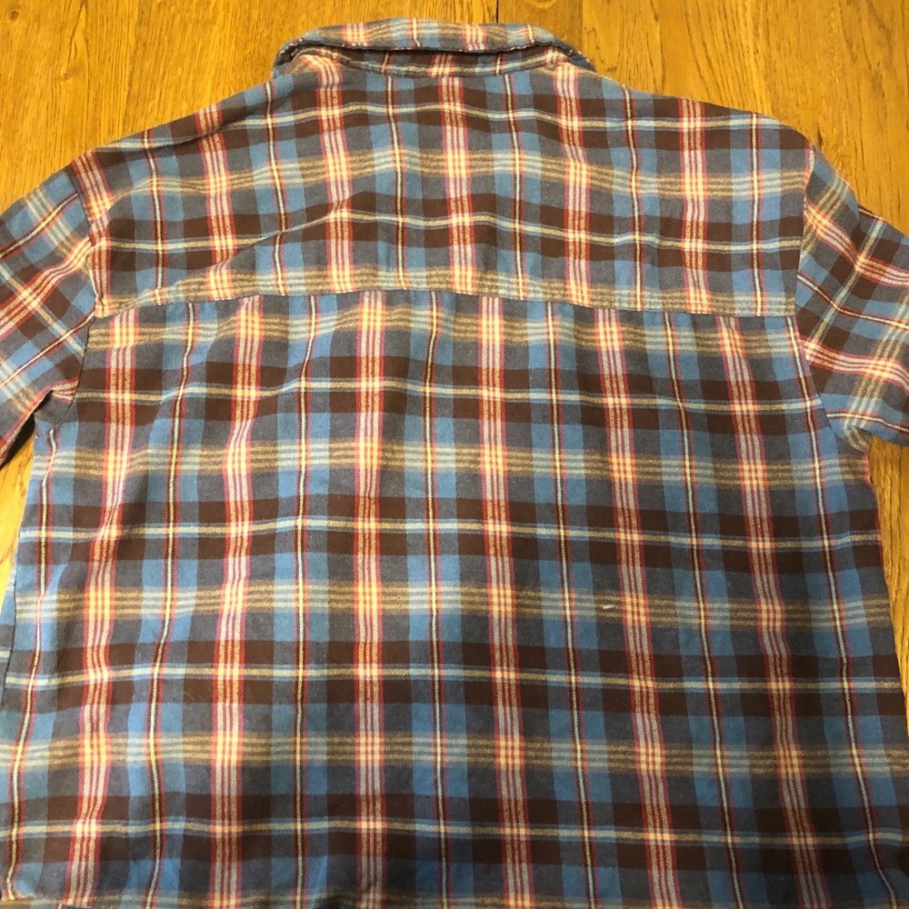 Button up flannel - Picture 4 of 5
